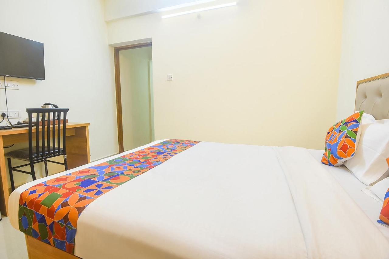 Hotel Fabexpress De Classio With Pool - Nr Candolim Beach Exterior foto