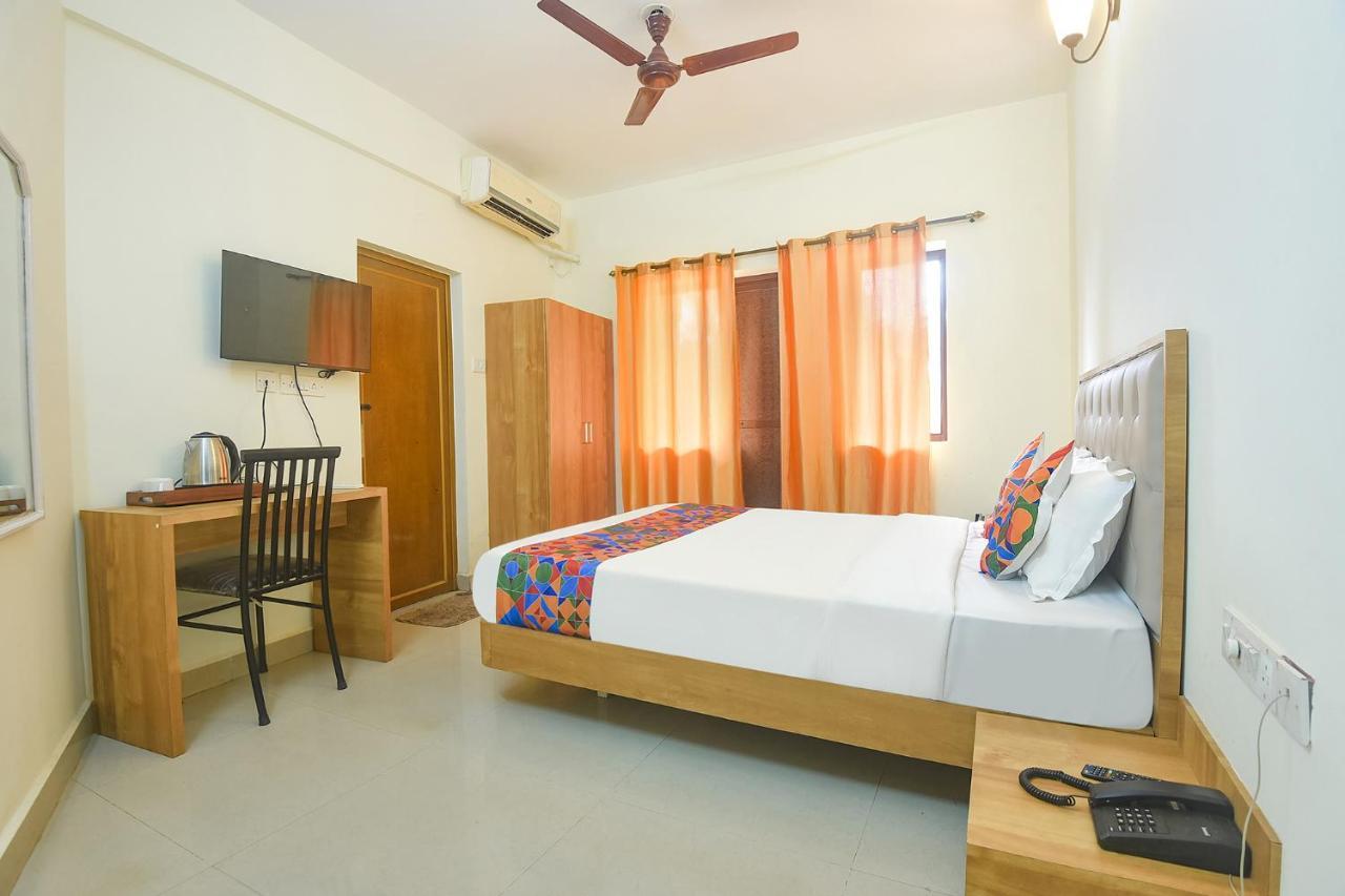 Hotel Fabexpress De Classio With Pool - Nr Candolim Beach Exterior foto