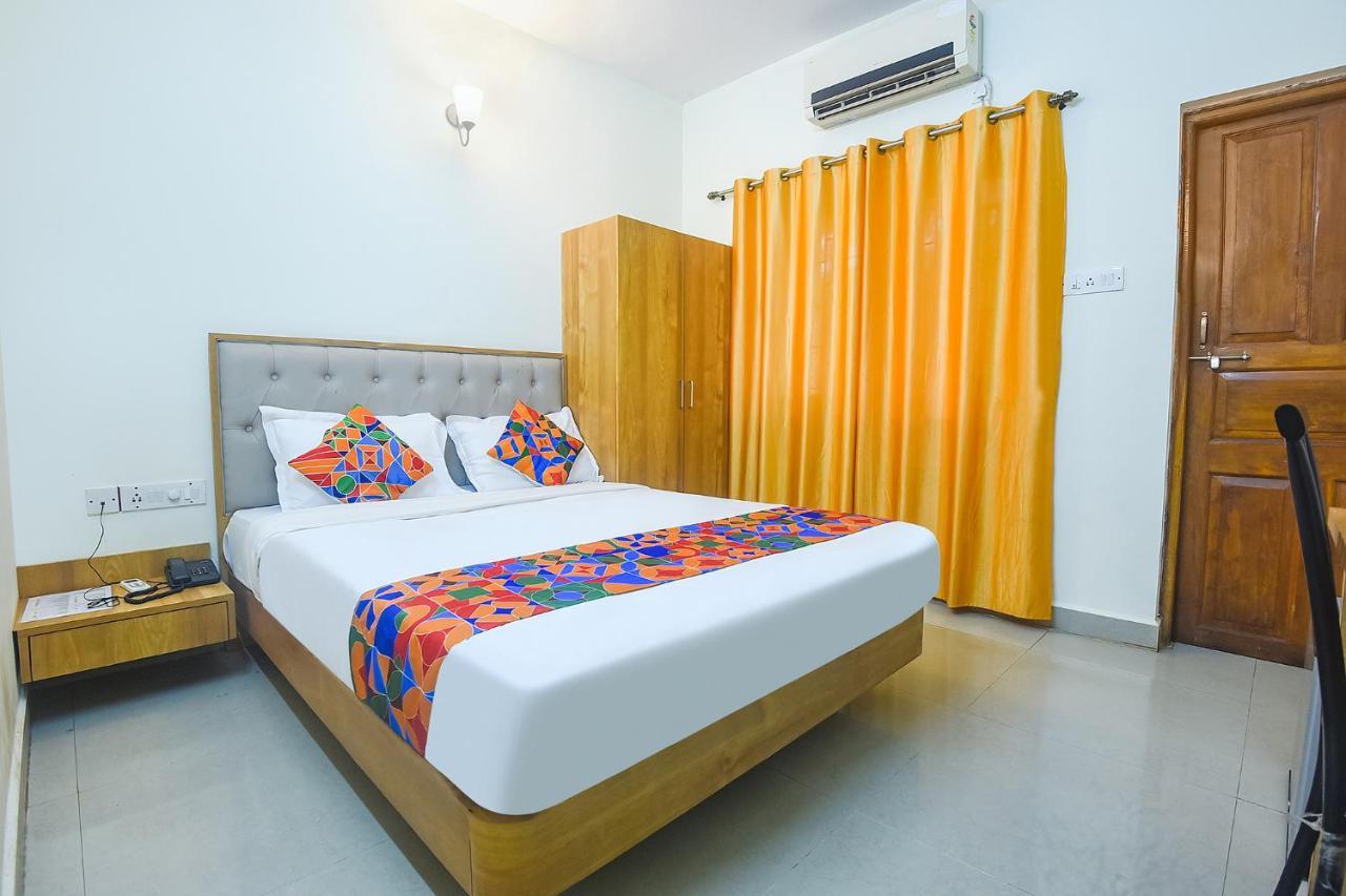 Hotel Fabexpress De Classio With Pool - Nr Candolim Beach Exterior foto