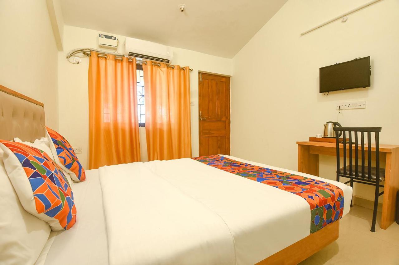Hotel Fabexpress De Classio With Pool - Nr Candolim Beach Exterior foto