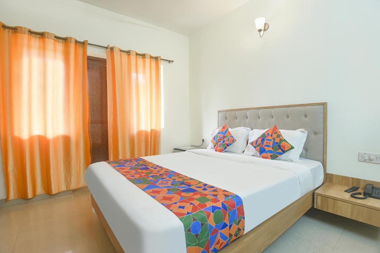 Hotel Fabexpress De Classio With Pool - Nr Candolim Beach Exterior foto