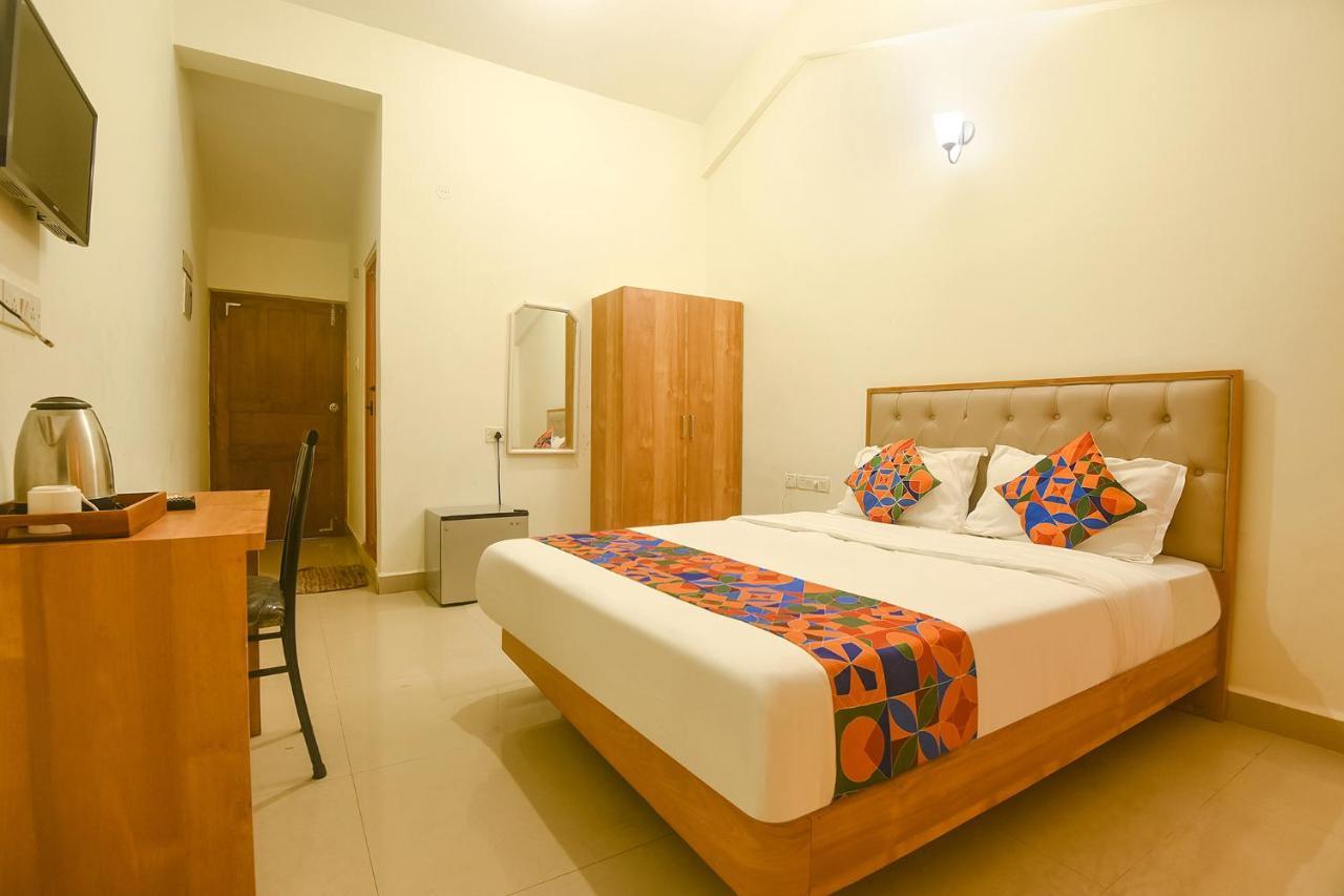 Hotel Fabexpress De Classio With Pool - Nr Candolim Beach Exterior foto