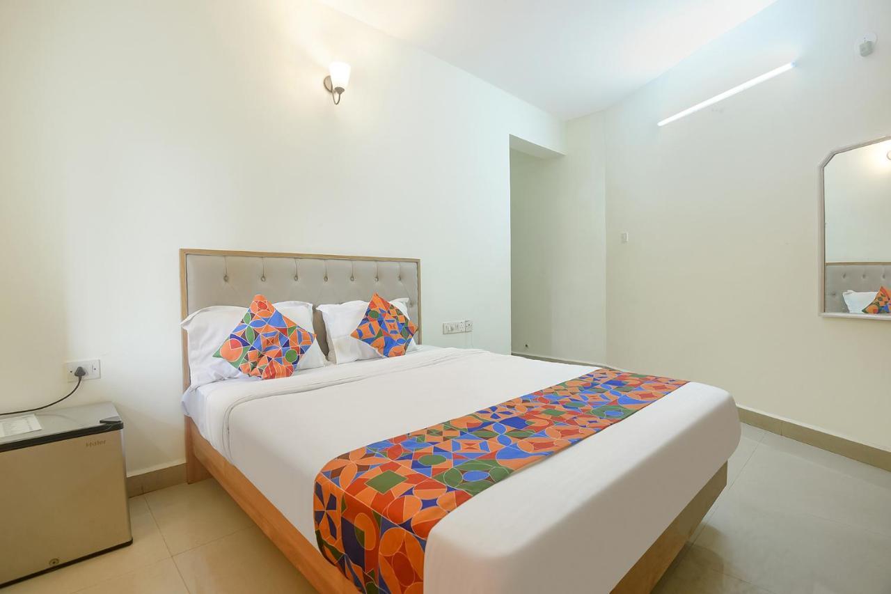 Hotel Fabexpress De Classio With Pool - Nr Candolim Beach Exterior foto
